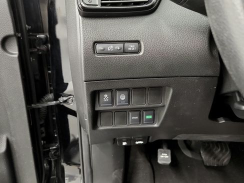 Used 2020 Nissan Rogue Sport SV FWD image 39