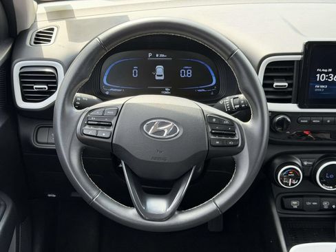 Certified 2023 Hyundai Venue Limited w/ Cargo Package FWD image 15