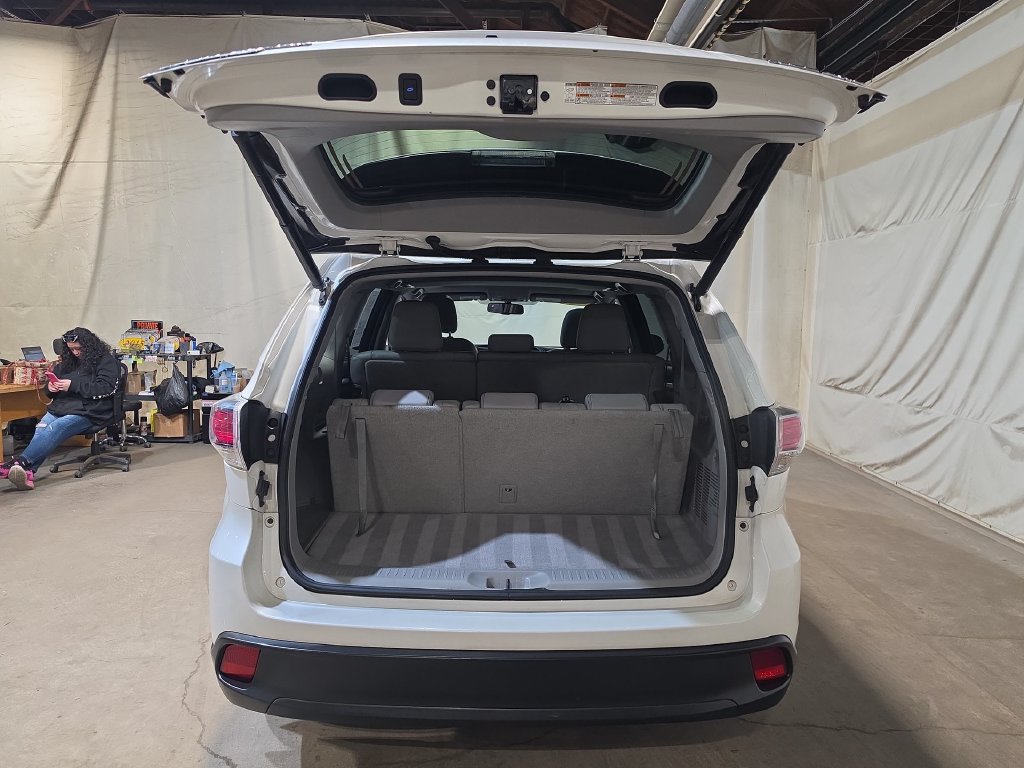 Used 2015 Toyota Highlander XLE AWD/4WD image 21