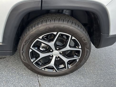 Used 2024 Jeep Compass Limited image 32