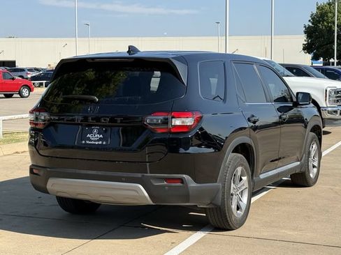 Used 2025 Honda Pilot EX-L image 4
