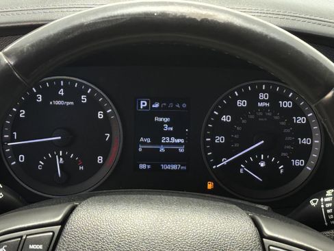 Used 2018 Hyundai Tucson Limited FWD image 16