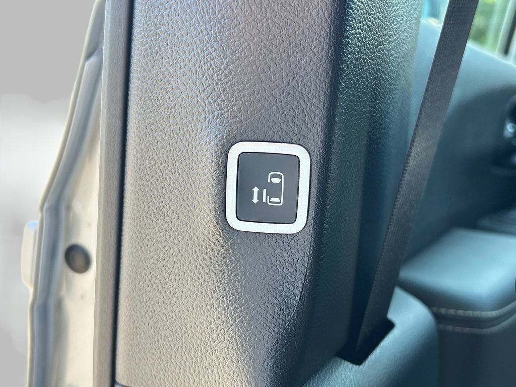 Used 2026 Chrysler Pacifica Select AWD/4WD image 23