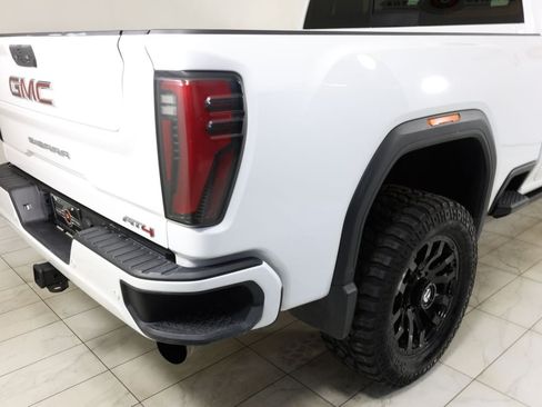 Used 2024 GMC Sierra 2500 AT4 w/ AT4 Premium Plus Package AWD/4WD image 45