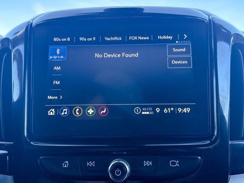 Used 2023 Chevrolet Traverse LT image 29