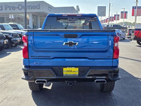 Used 2023 Chevrolet Silverado 1500 LT Trail Boss w/ LPO, Dark Essentials Package image 5