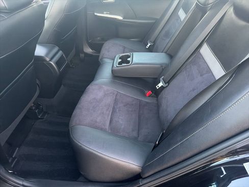 Used 2012 Toyota Camry SE w/ Leather Pkg FWD image 24