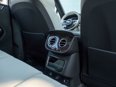 Certified 2025 Bentley Bentayga image 57