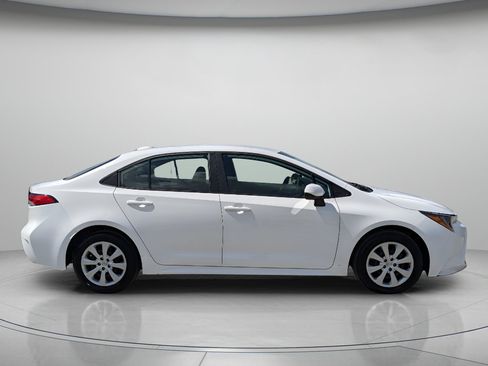 Used 2022 Toyota Corolla LE FWD image 9