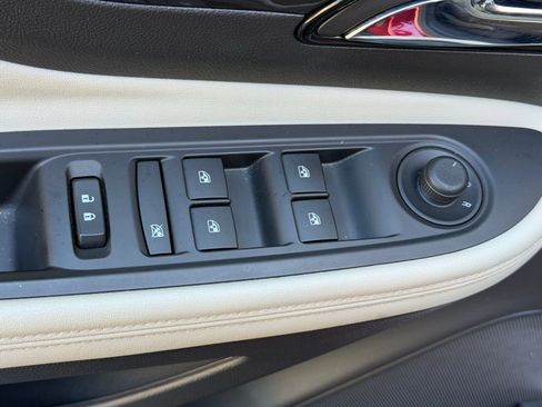 Used 2019 Buick Encore Essence AWD/4WD image 29