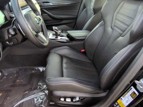 Used 2023 BMW M5 w/ Executive Package image 17