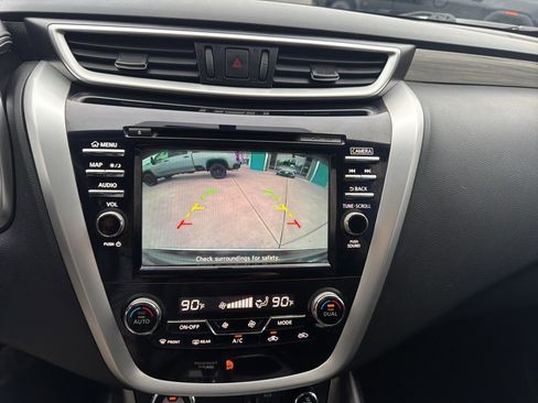 Used 2018 Nissan Murano SV image 17