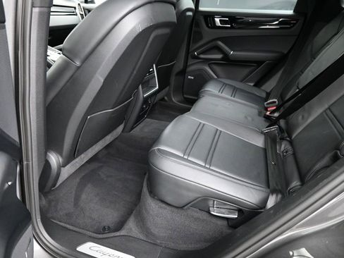 Used 2019 Porsche Cayenne image 22
