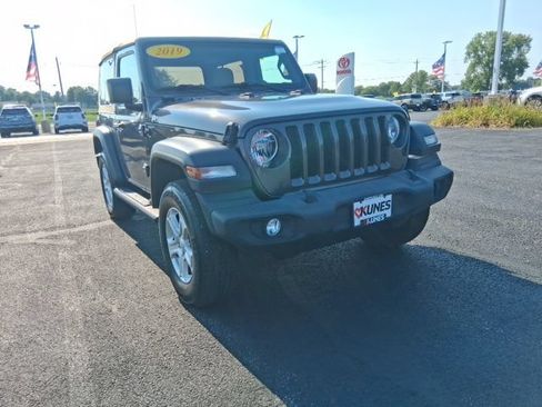 Used 2019 Jeep Wrangler Sport AWD/4WD image 5