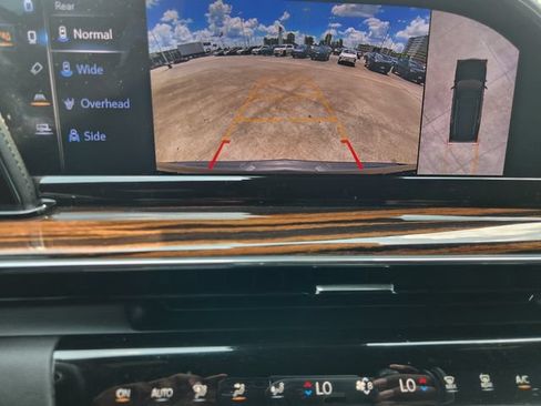 Used 2023 Cadillac Escalade ESV Luxury RWD image 17