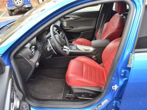 Used 2024 Dodge Hornet R/T Plus w/ Tech Pack Plus w/o Parking image 17