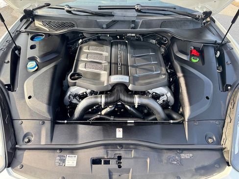 Used 2015 Porsche Cayenne S image 21