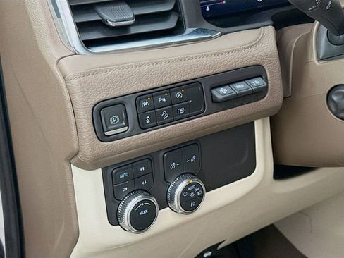 Used 2023 GMC Yukon Denali image 12