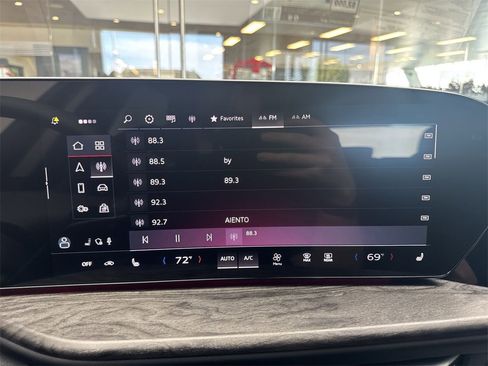 New 2025 Audi Q5 Premium Plus image 16