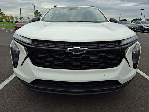 Used 2026 Chevrolet Trax LT w/ Driver Confidence Package FWD image 2