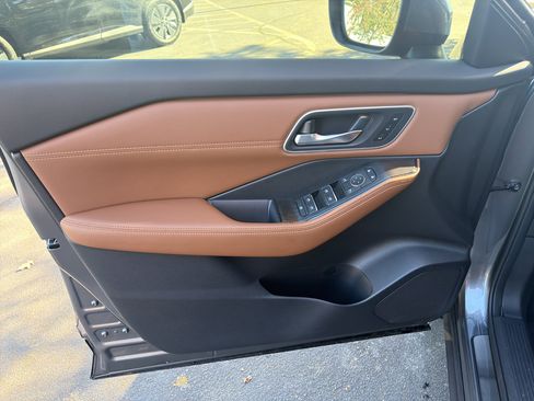 New 2026 Nissan Rogue Platinum image 17