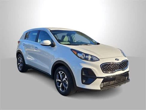Used 2022 Kia Sportage LX image 2