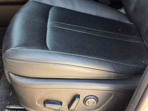 Used 2022 Kia Sorento S w/ Panoramic Sunroof Package FWD image 25