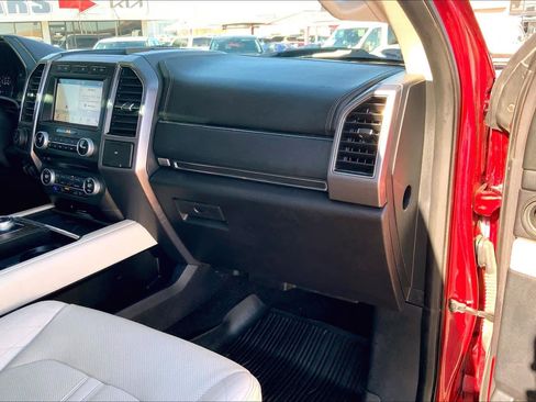 Used 2018 Ford Expedition Platinum image 18