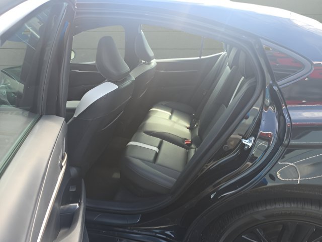 Used 2025 Toyota Camry SE FWD image 9