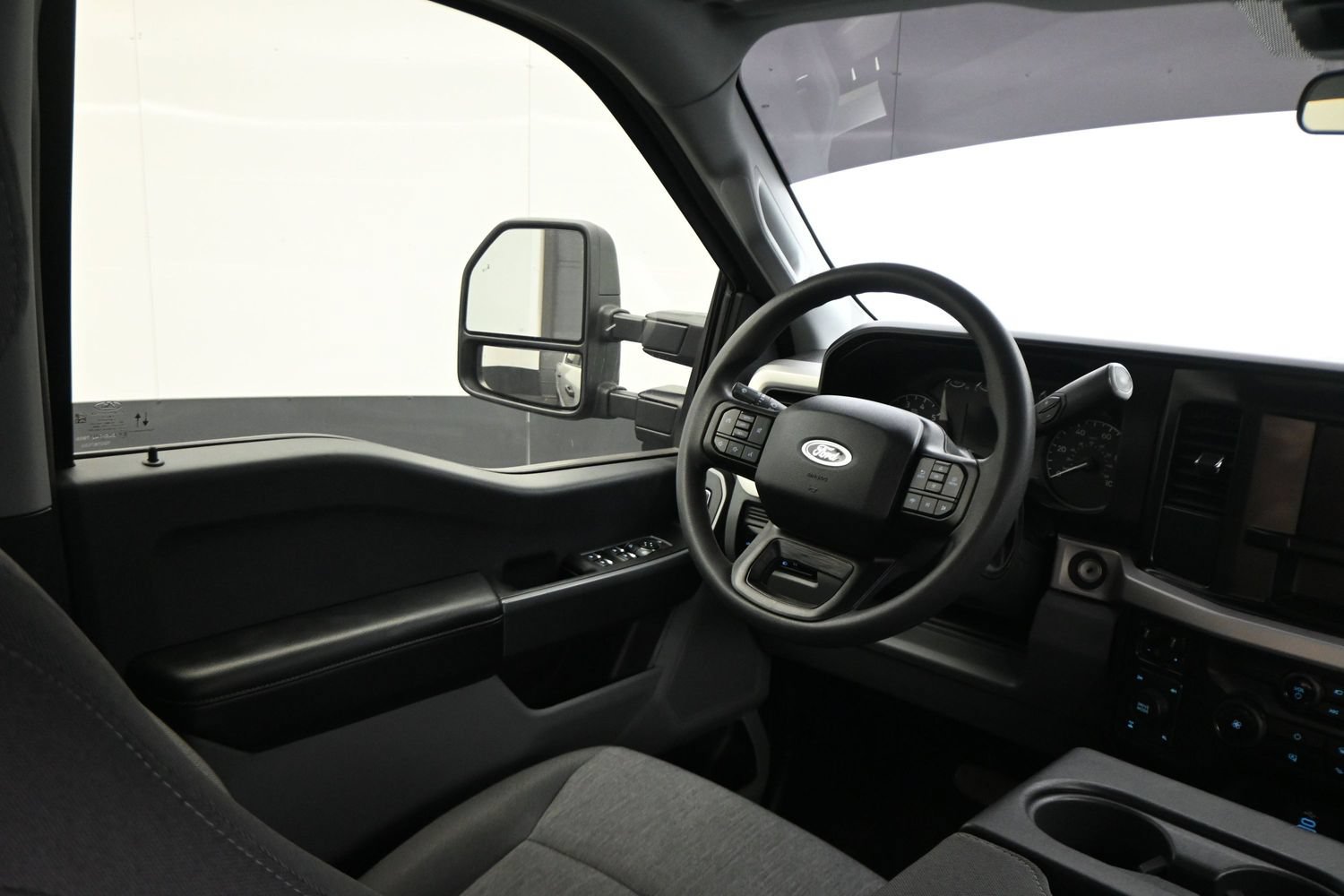 Certified 2025 Ford F250 XL w/ STX Appearance Package AWD/4WD image 13