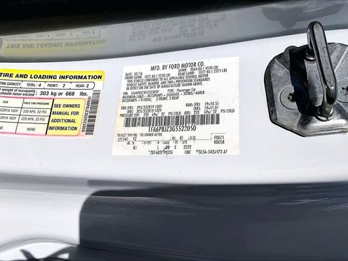 Used 2016 Ford Mustang Shelby GT350 w/ Technology Package image 36