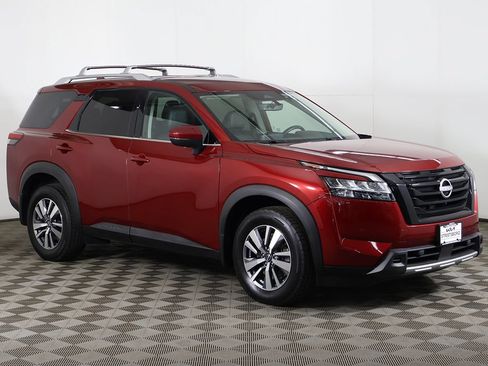 Used 2023 Nissan Pathfinder SL w/ Black Appearance Package AWD/4WD image 59