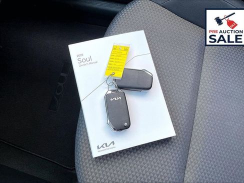 Used 2025 Kia Soul LX FWD image 10