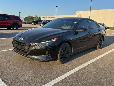 Certified 2023 Hyundai Elantra SEL FWD image 1