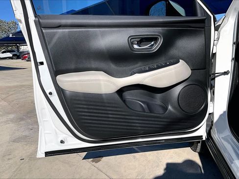 Used 2023 Honda HR-V LX image 22