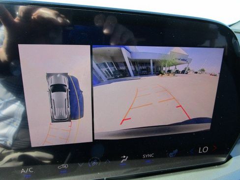 New 2026 Chevrolet Traverse LT w/ Driver Confidence Package FWD image 17