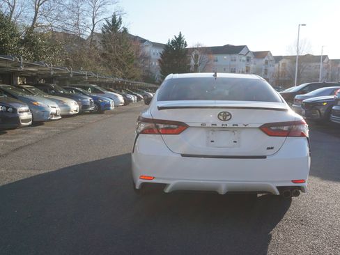 Used 2023 Toyota Camry SE w/ Convenience Package image 5