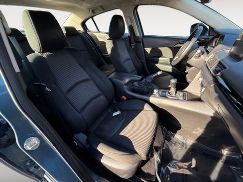 Used 2016 MAZDA MAZDA3 i Touring w/ Popular Equipment Package image 19
