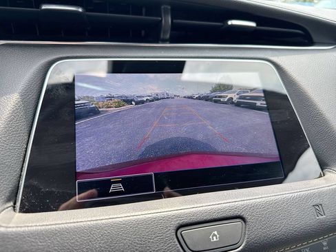Used 2021 Cadillac XT4 Luxury w/ Cold Weather Package FWD image 15