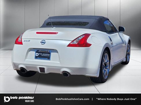 Used 2010 Nissan 370Z Roadster RWD image 25