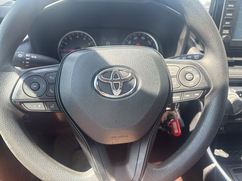 Used 2019 Toyota RAV4 LE w/ Carpet Mat Package FWD image 17