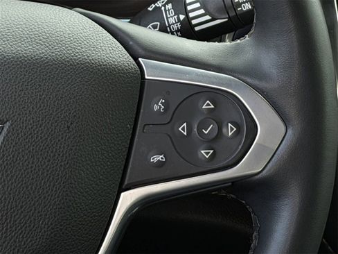 Used 2023 Chevrolet Traverse Premier image 15
