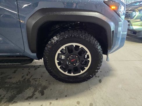 Certified 2025 Toyota 4Runner TRD Off-Road Premium image 9