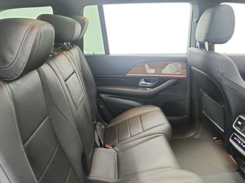 Used 2025 Mercedes-Benz GLS 450 4MATIC image 28