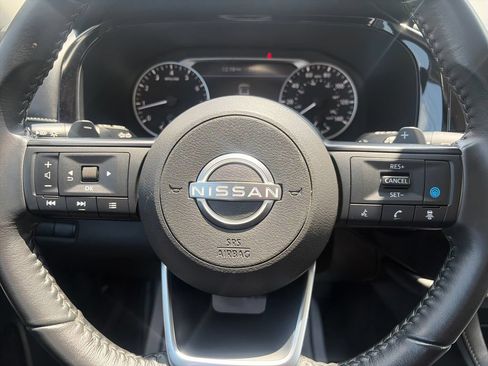 Used 2024 Nissan Pathfinder SV AWD/4WD image 15