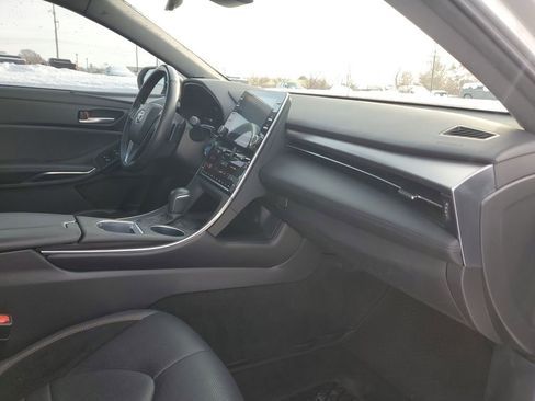 Used 2022 Toyota Avalon XSE image 29