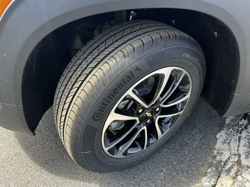 New 2025 Chevrolet TrailBlazer LT w/ LT Cold Weather Package FWD image 9