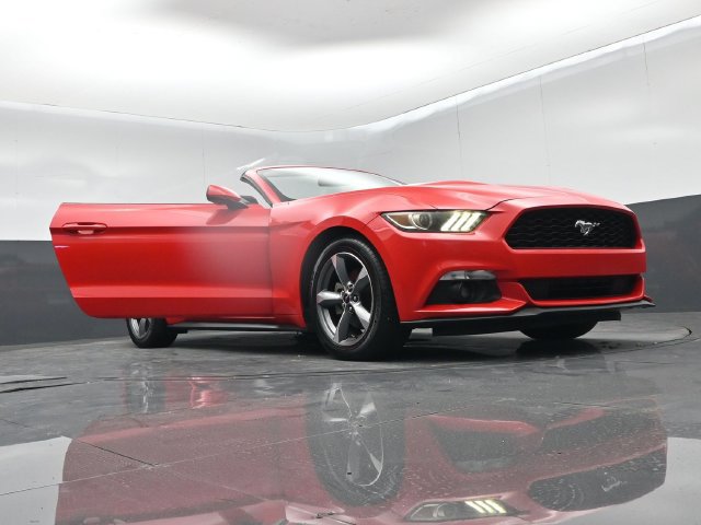 Used 2017 Ford Mustang Convertible w/ Equipment Group 051A RWD image 64