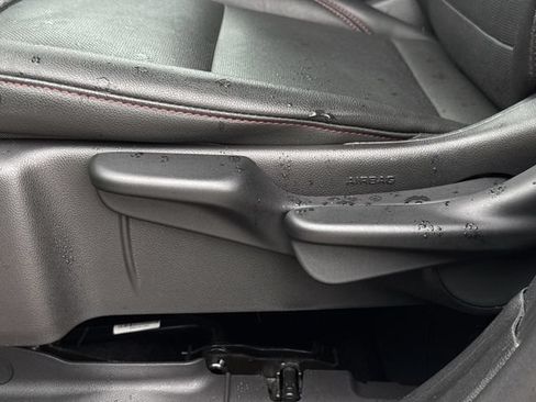 Certified 2025 Chevrolet Trax RS FWD image 26