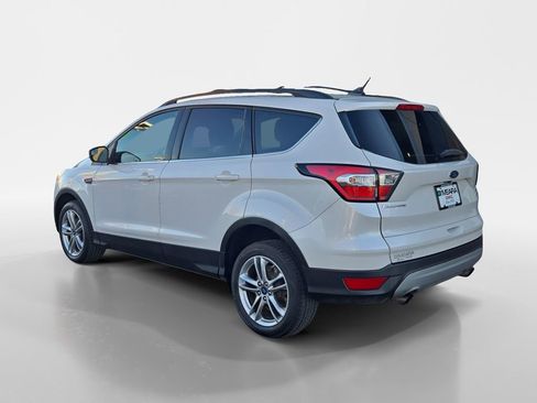 Used 2018 Ford Escape SE w/ SE Sync 3 Package image 3